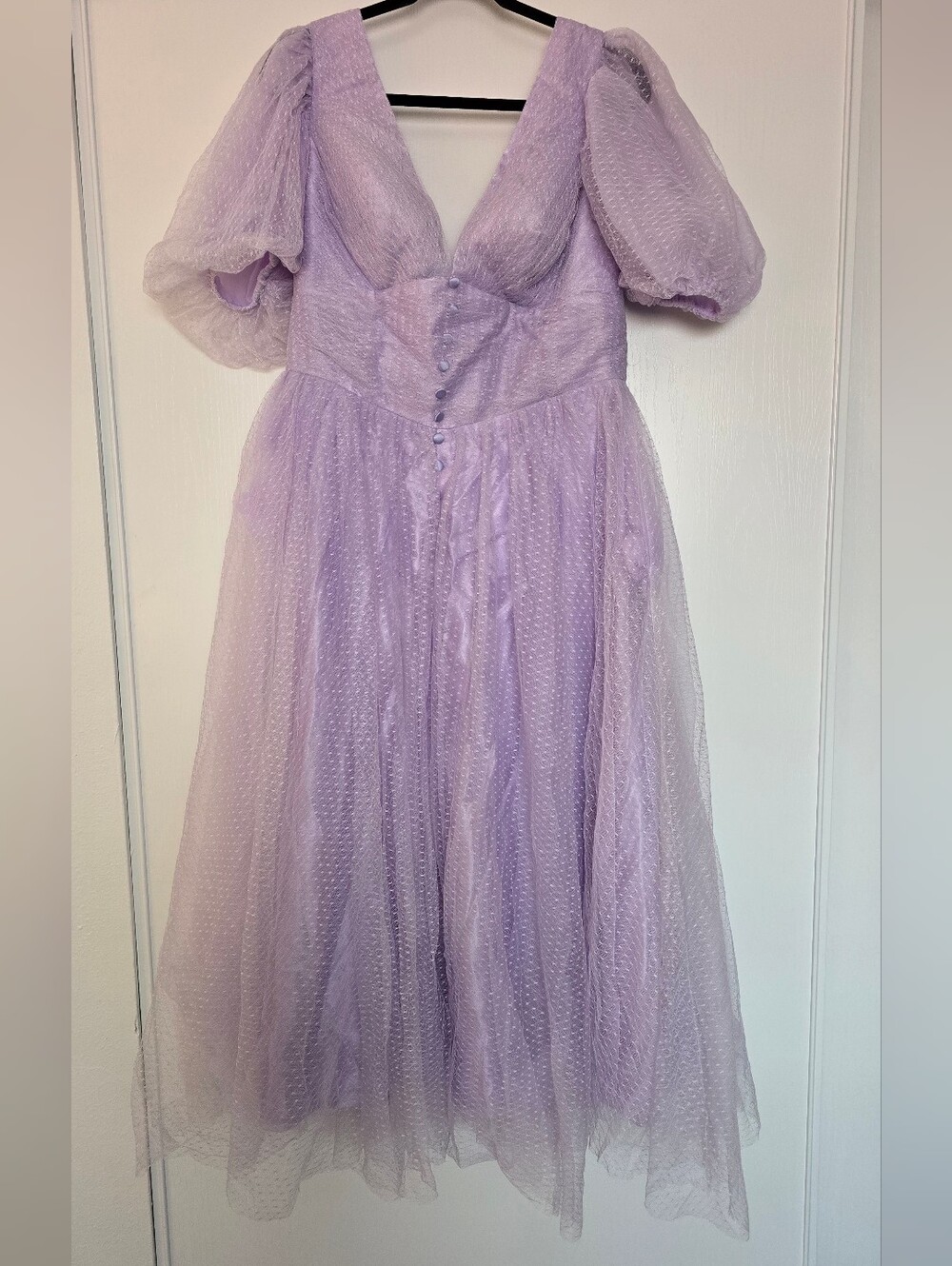 (Plus-Size) Lilac Mesh Tulle Princess Dress V-Neck Puffy Sleeve Corset Back Gown
